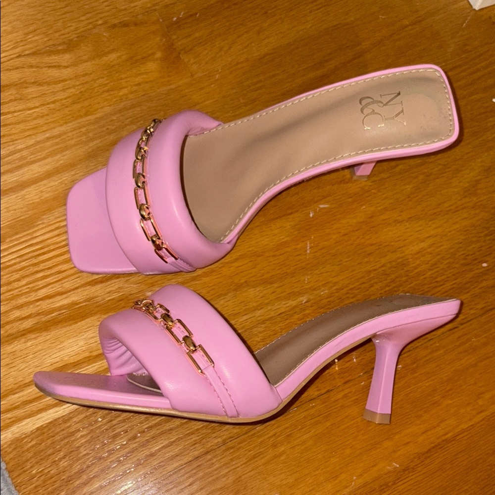 PINK KITTEN HEELS